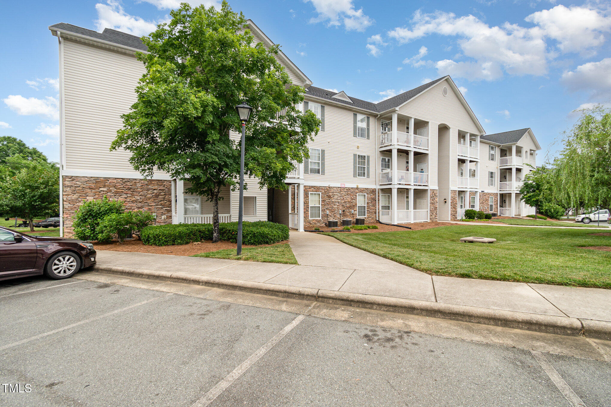 3009 Winston Drive Apt 90