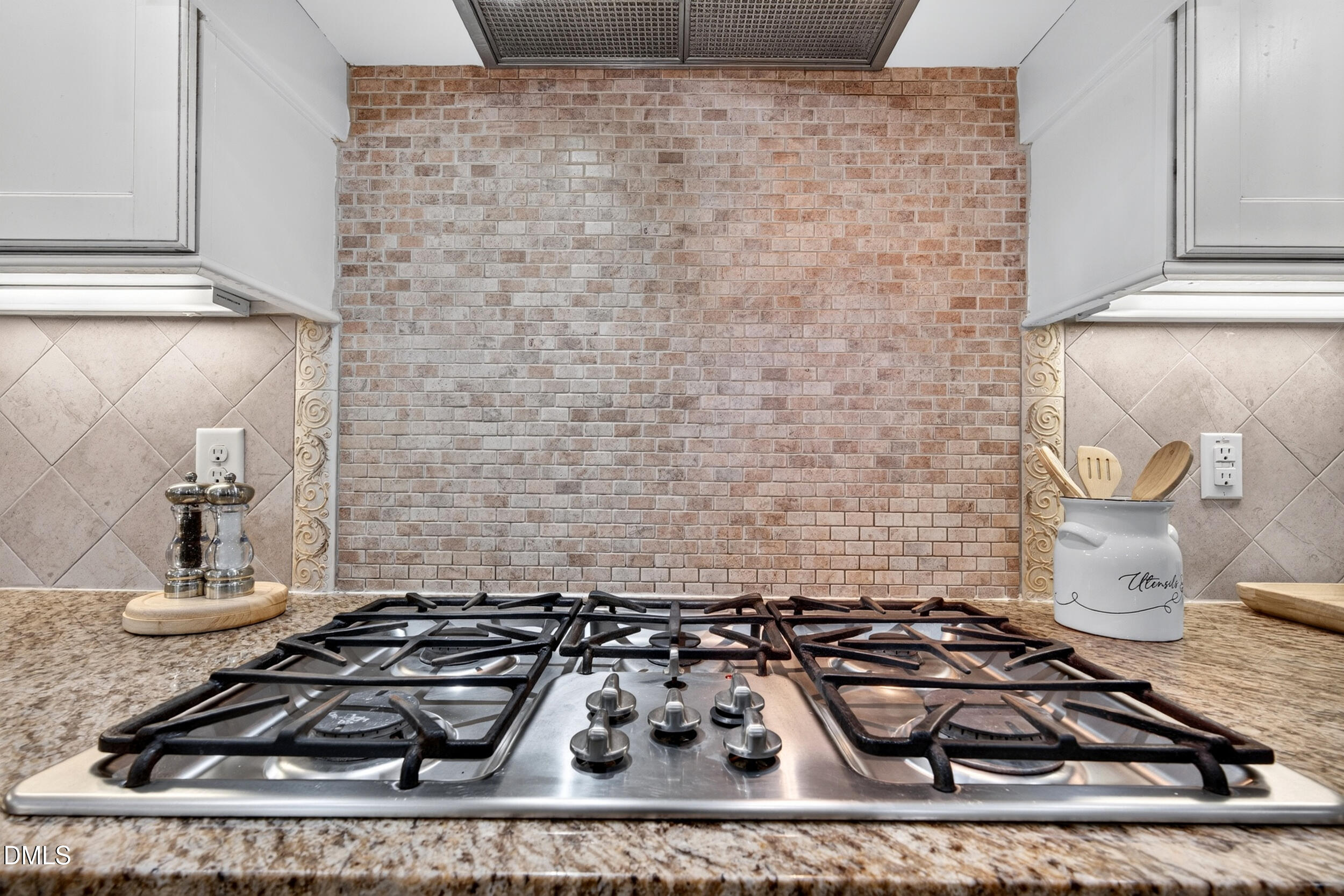 208 William Henry Way