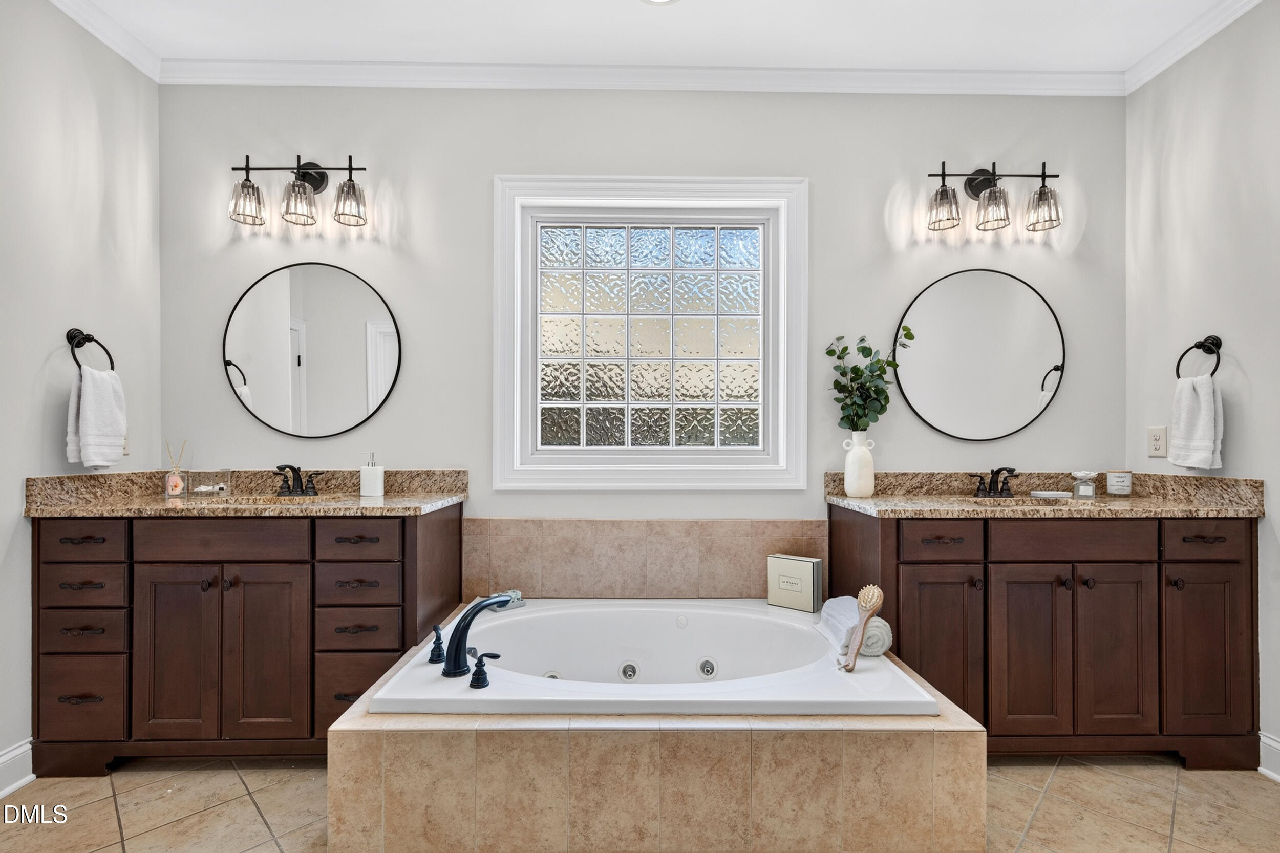 208 William Henry Way
