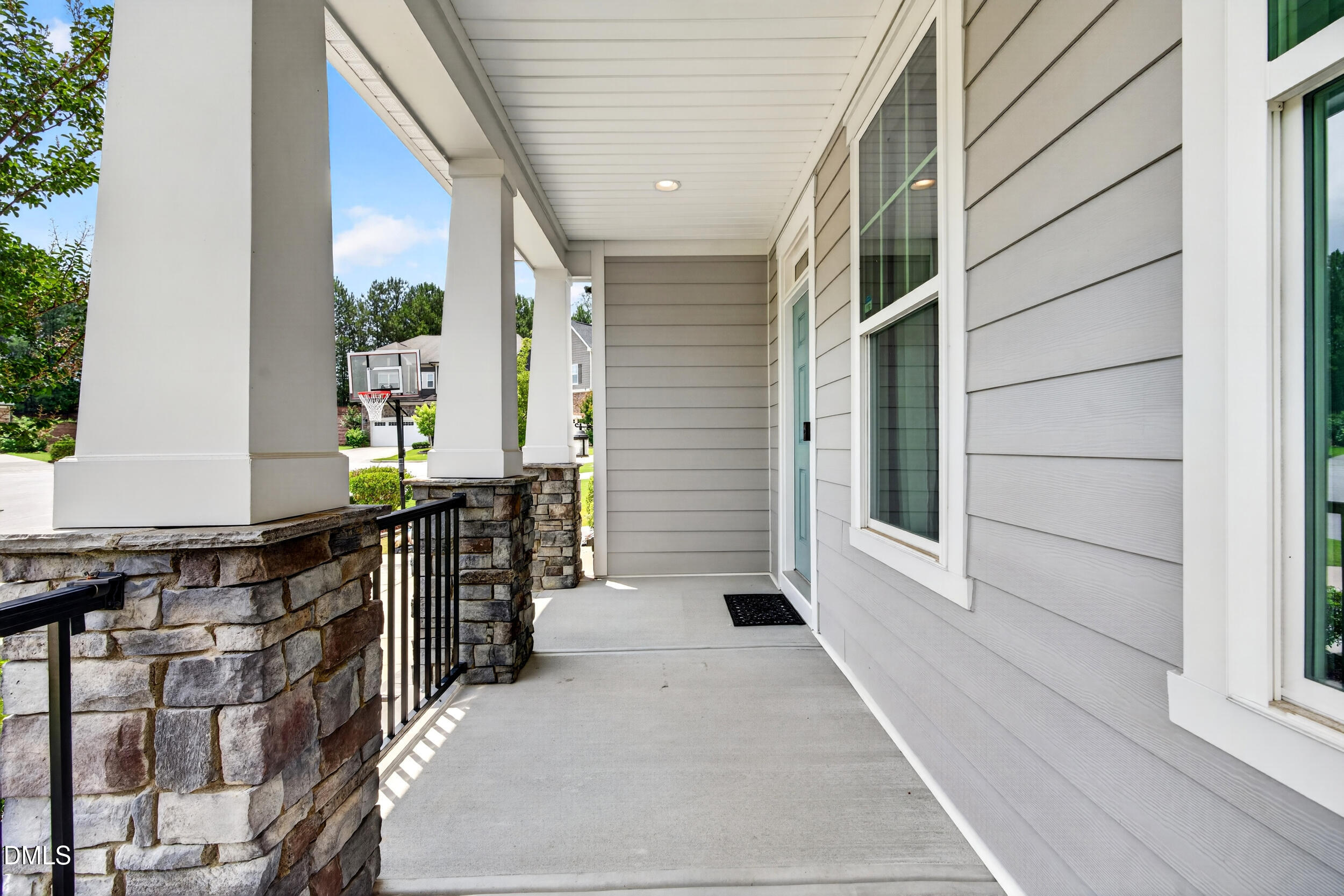 212 Birdsgrove Court
