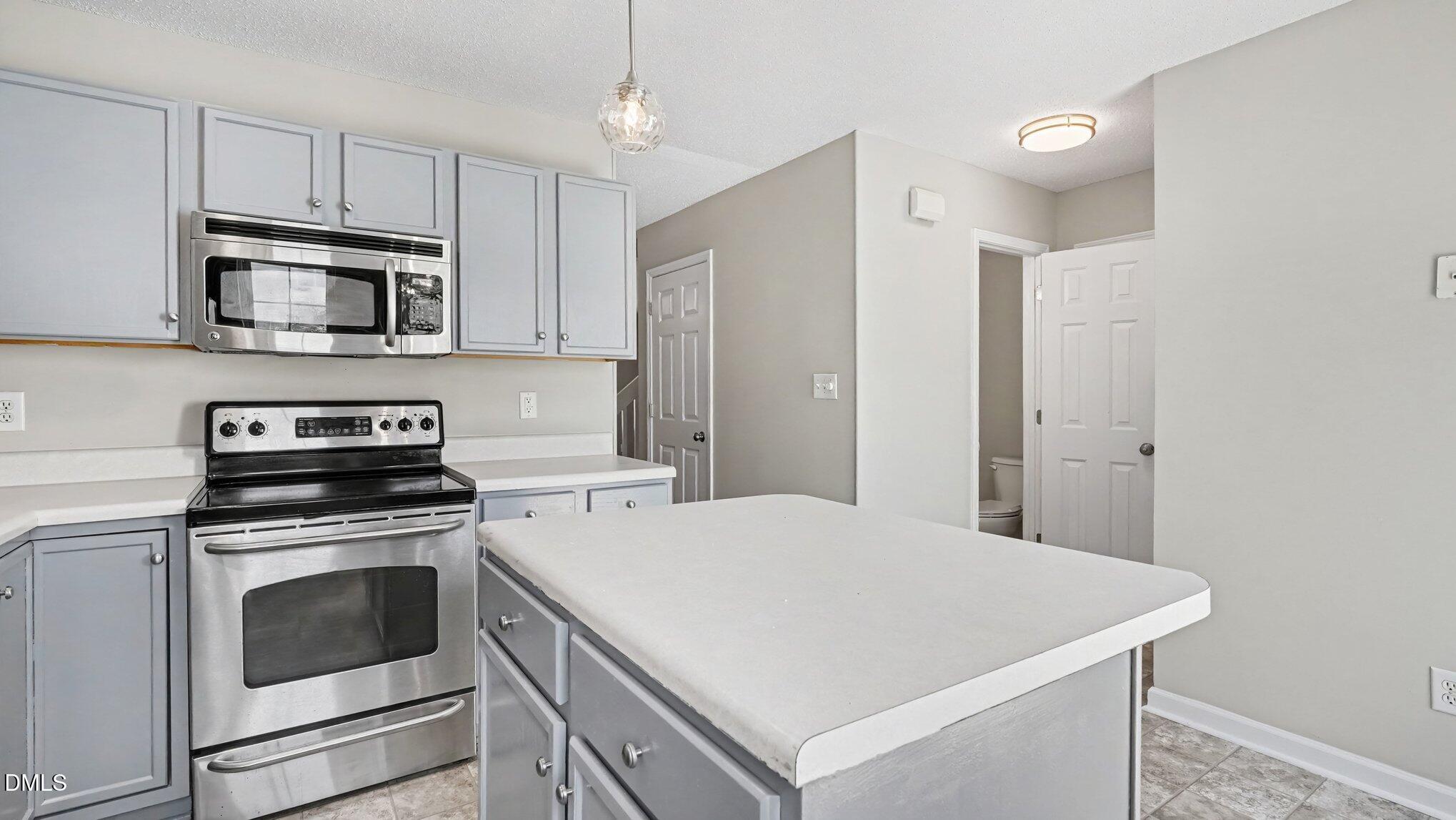 1133 Oak Blossom Wa Way