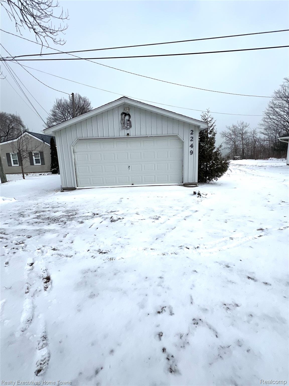 2255 Lakeshore Road