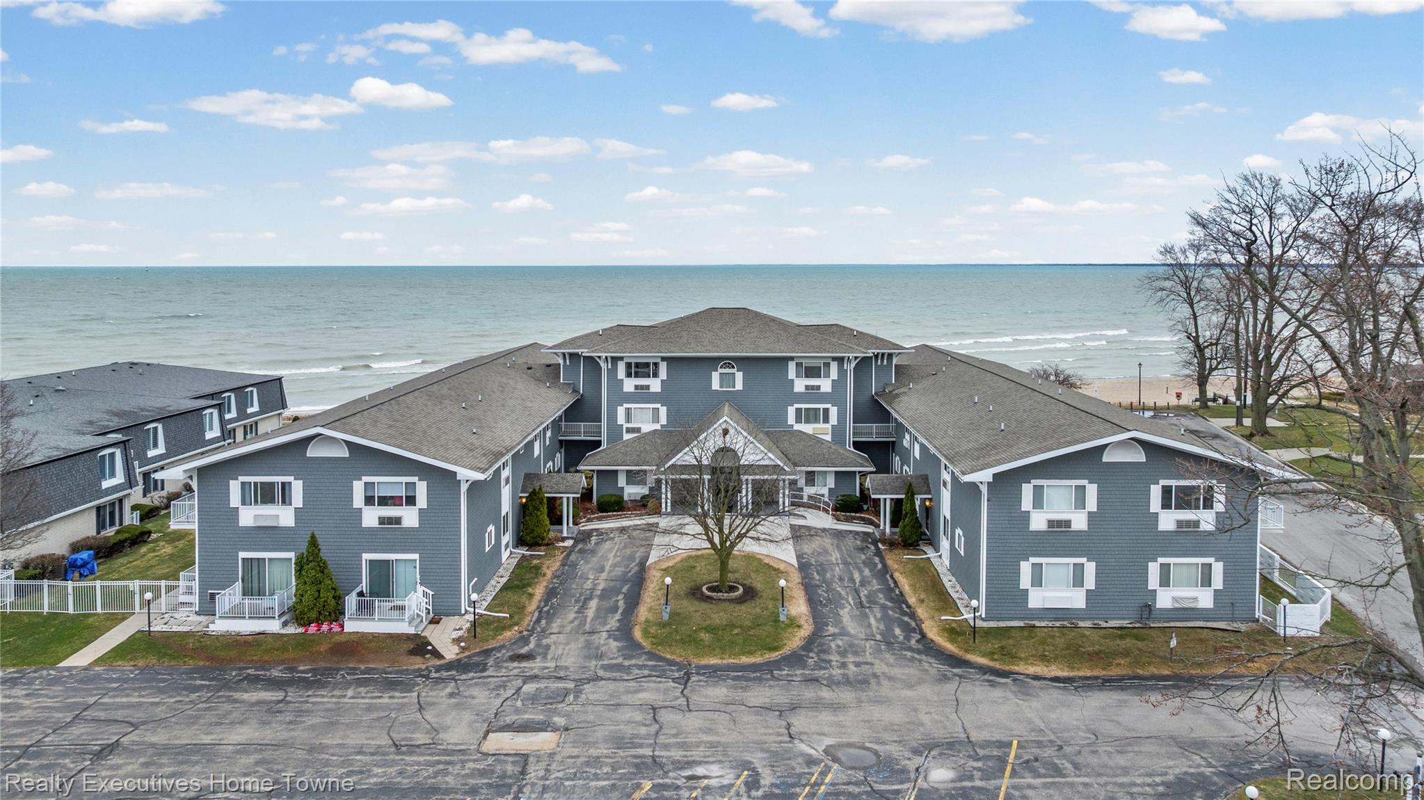 4500 Lakeshore Road Unit: 20