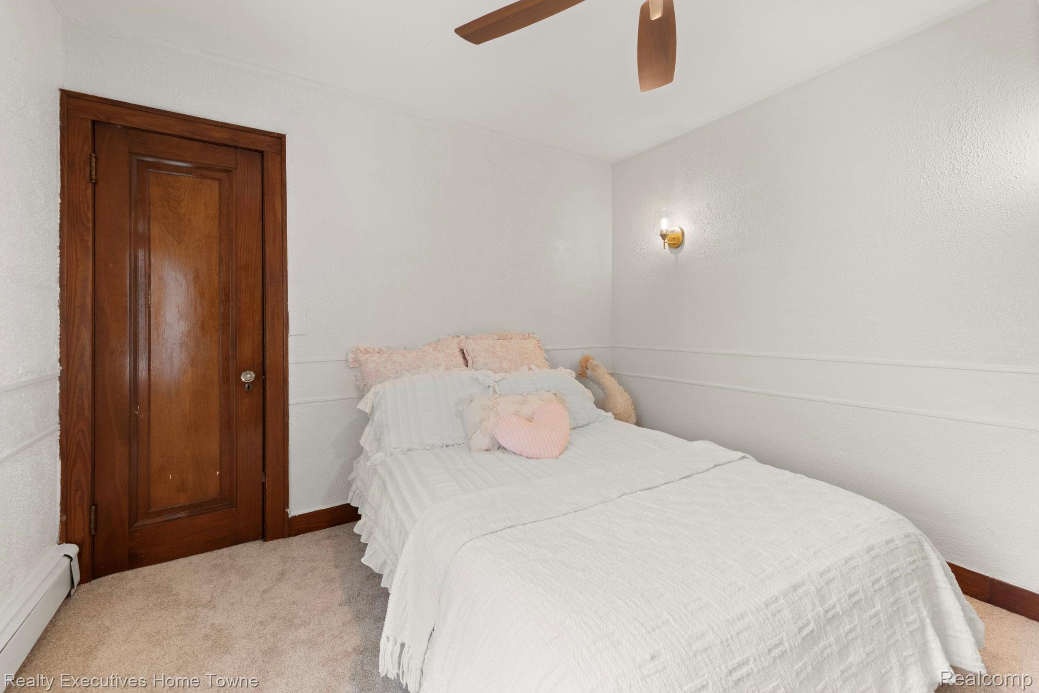 8308 Lakeshore