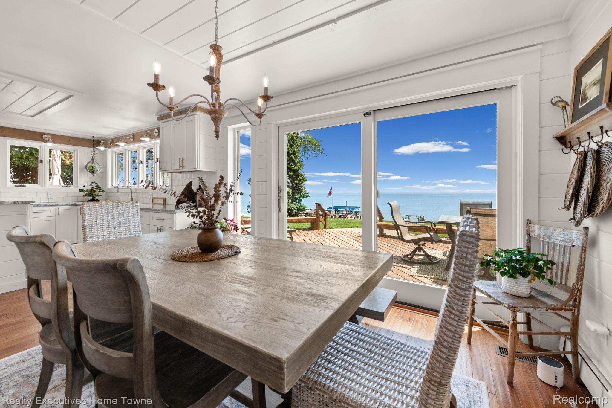 8308 Lakeshore