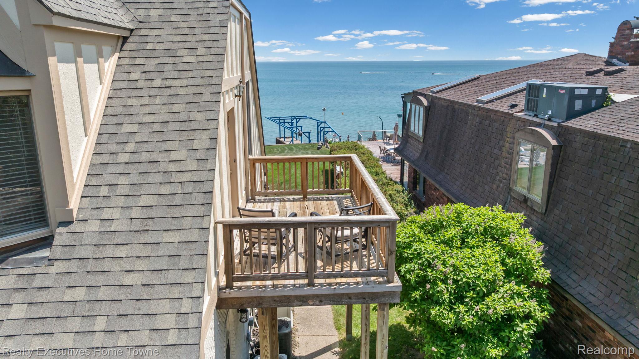 8308 Lakeshore