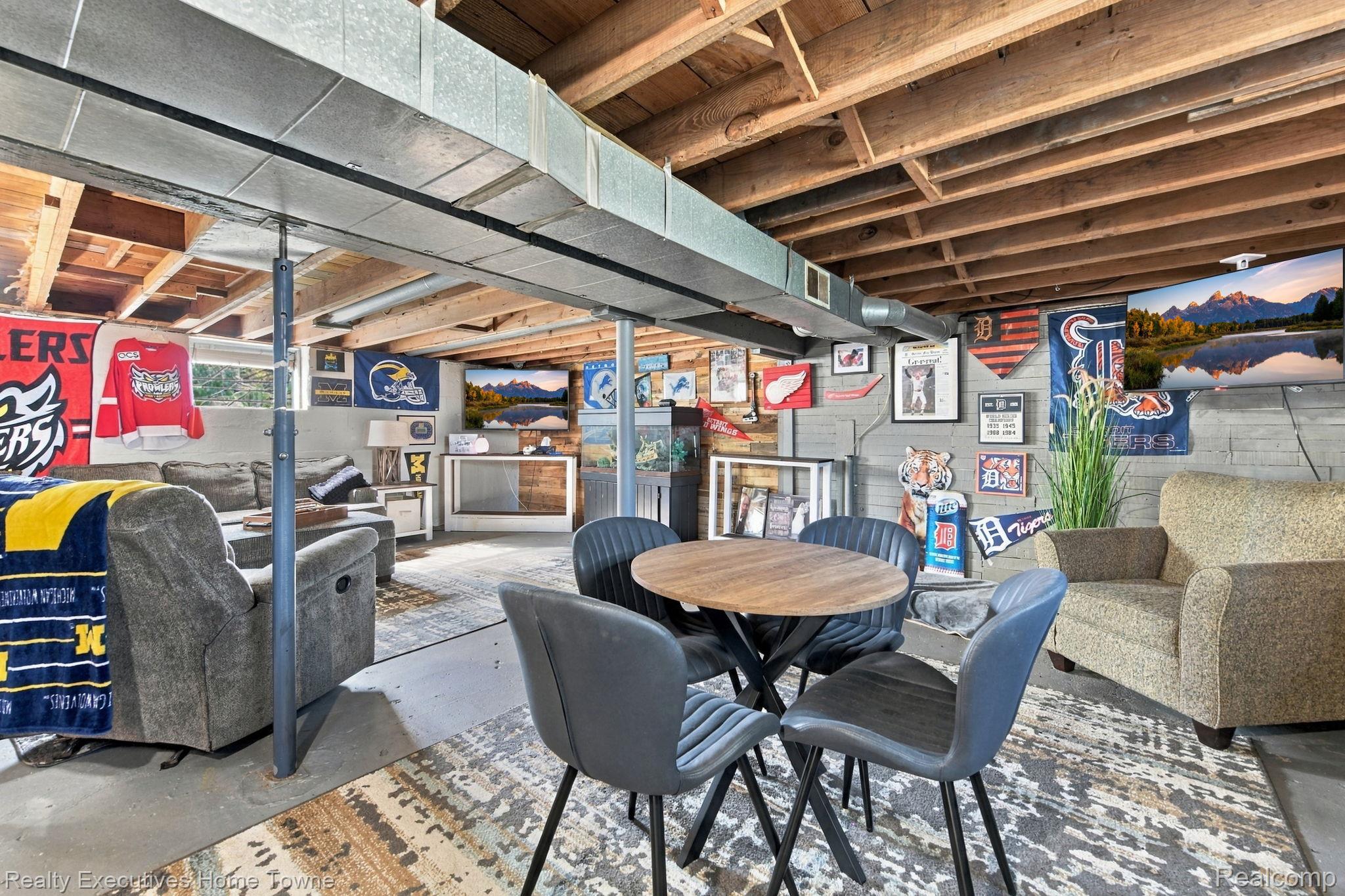565 Saint James Street