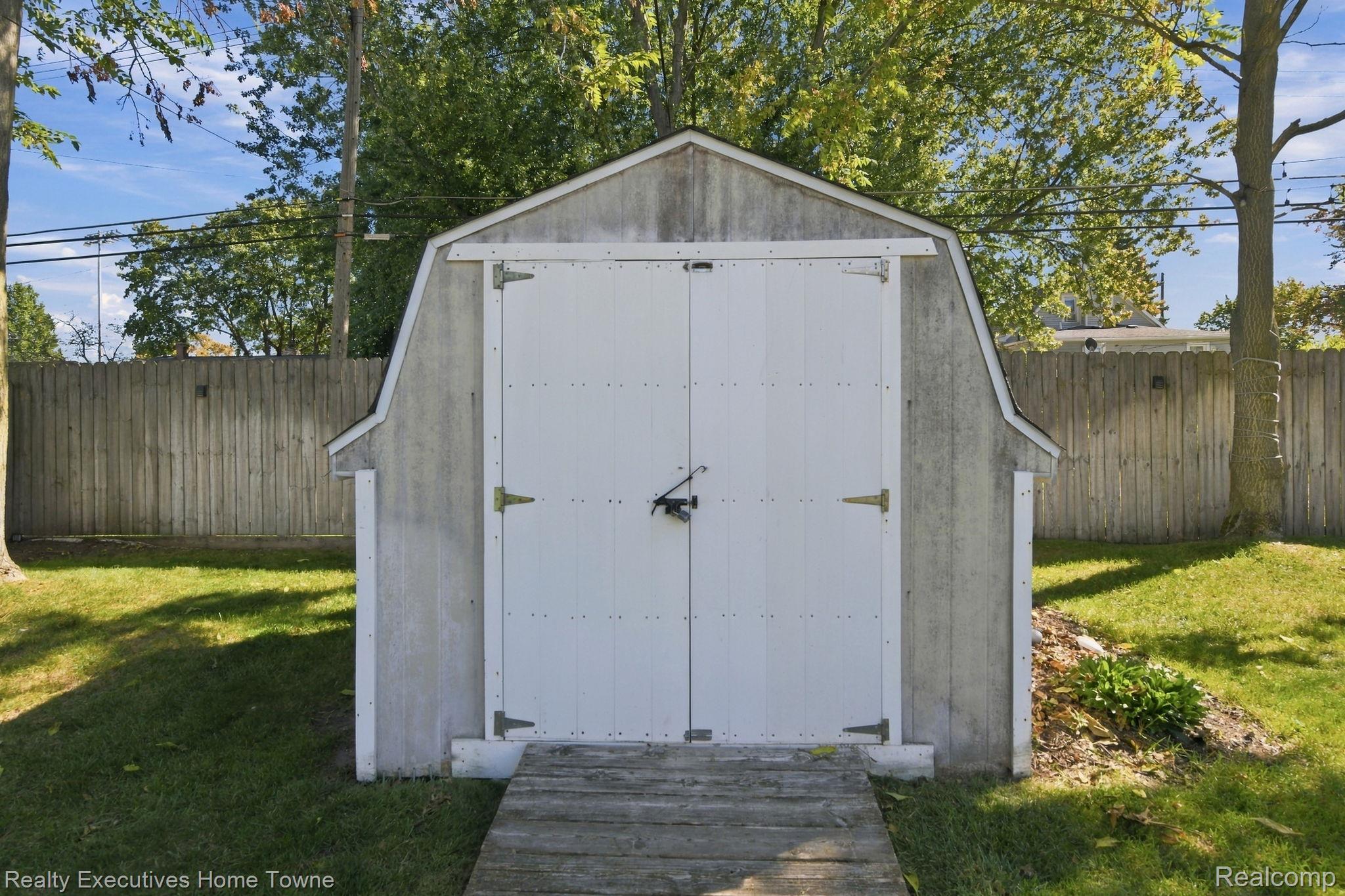 565 Saint James Street