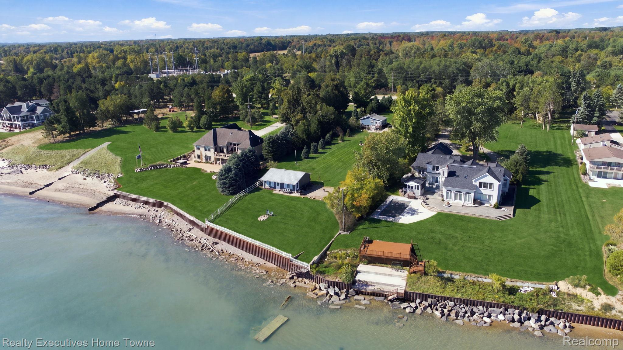 8849 Lakeshore Road