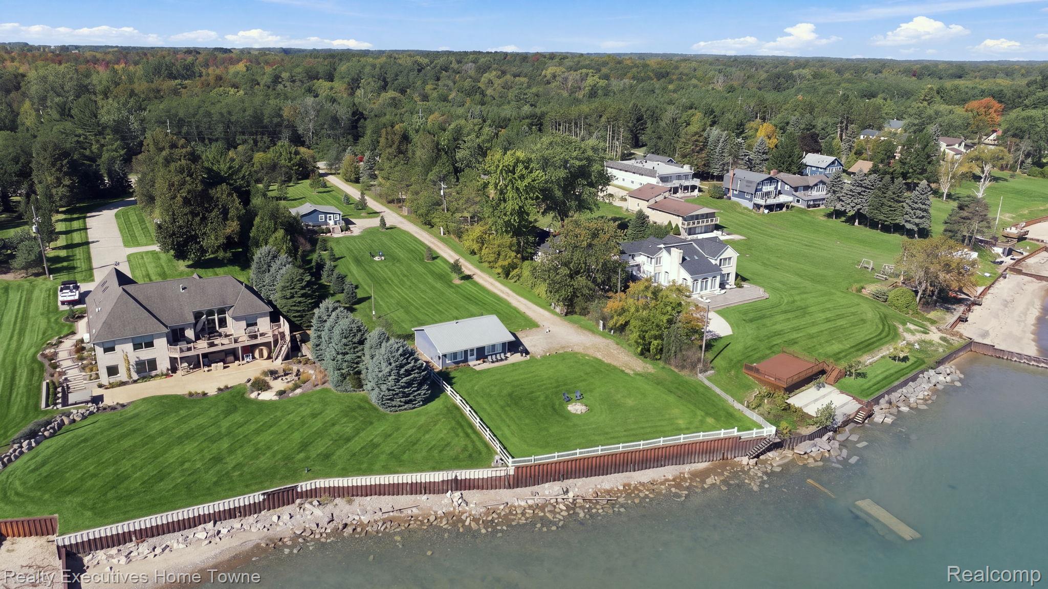 8849 Lakeshore Road
