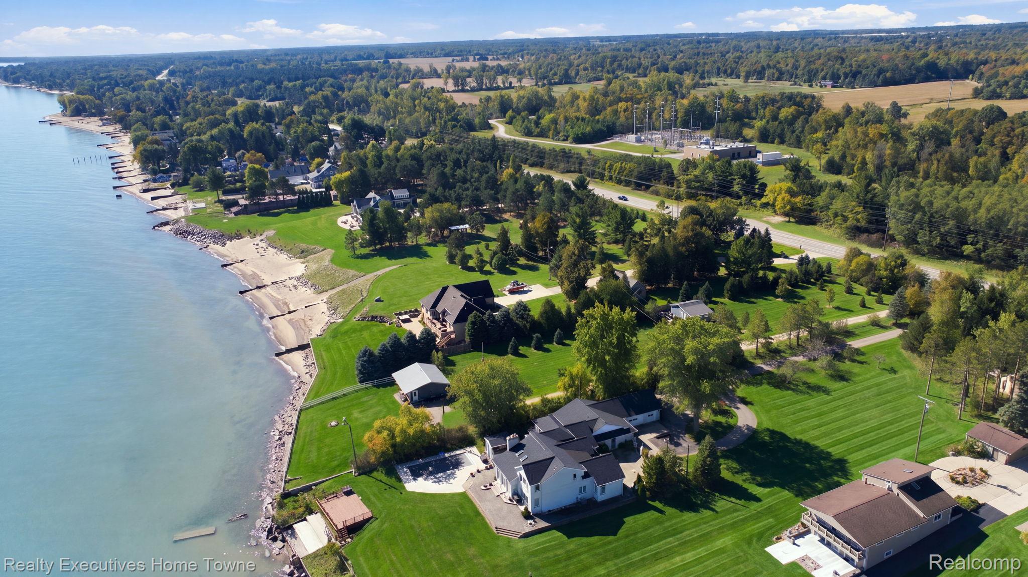 8849 Lakeshore Road