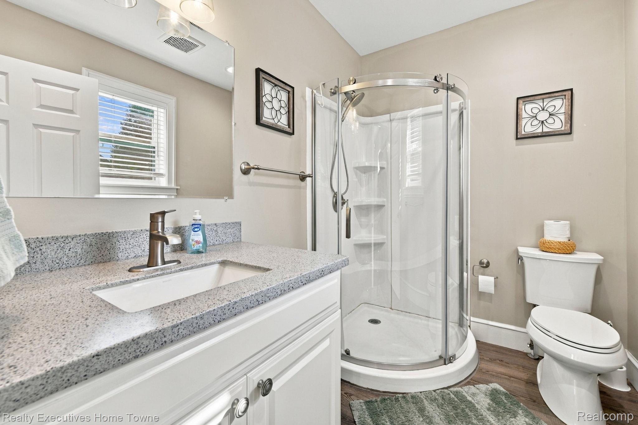 8849 Lakeshore Road