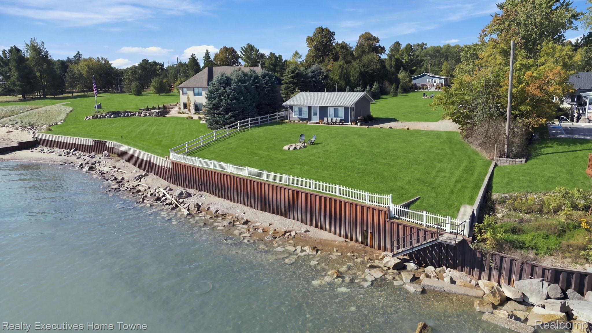 8849 Lakeshore Road