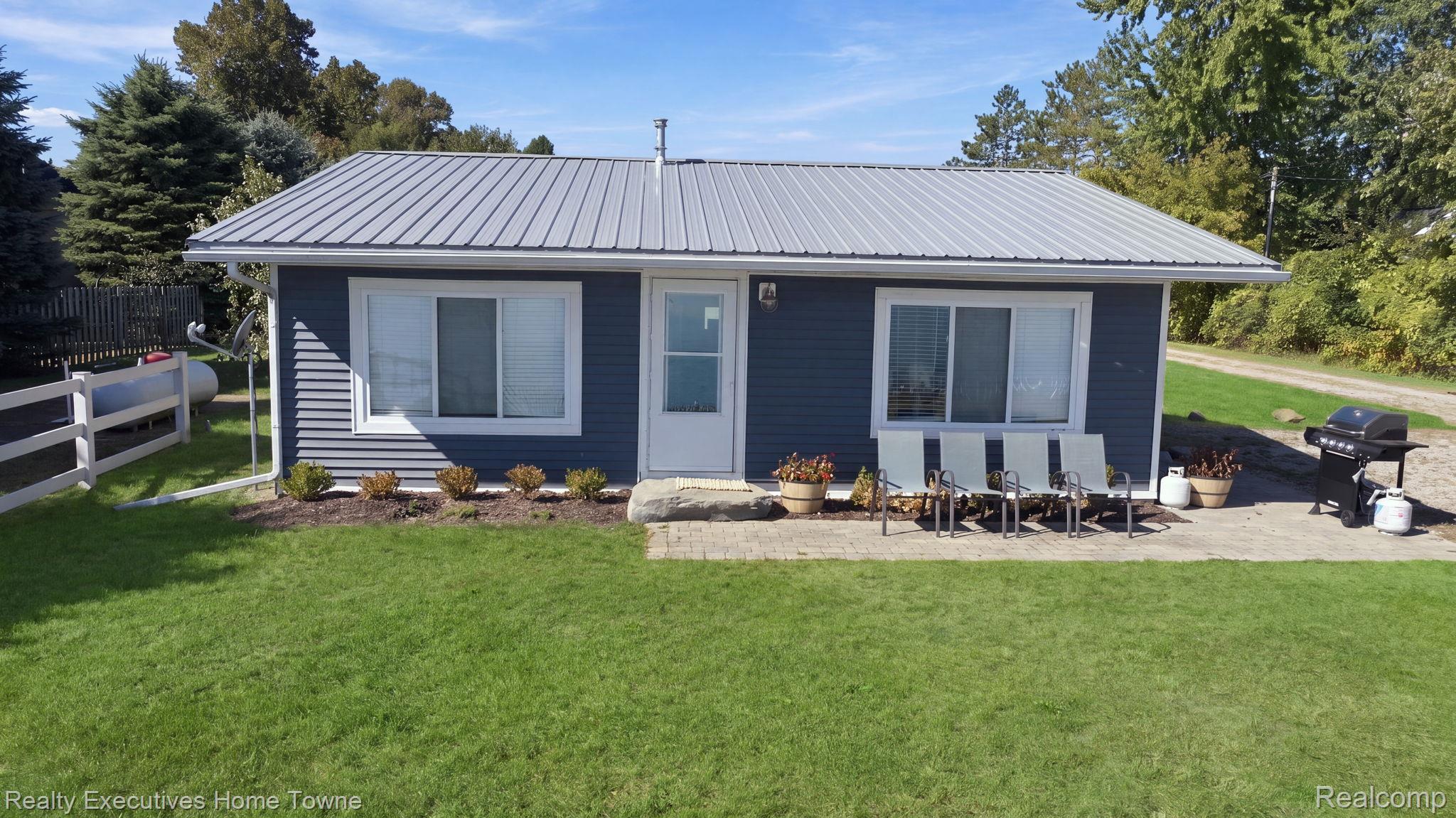 8849 Lakeshore Road