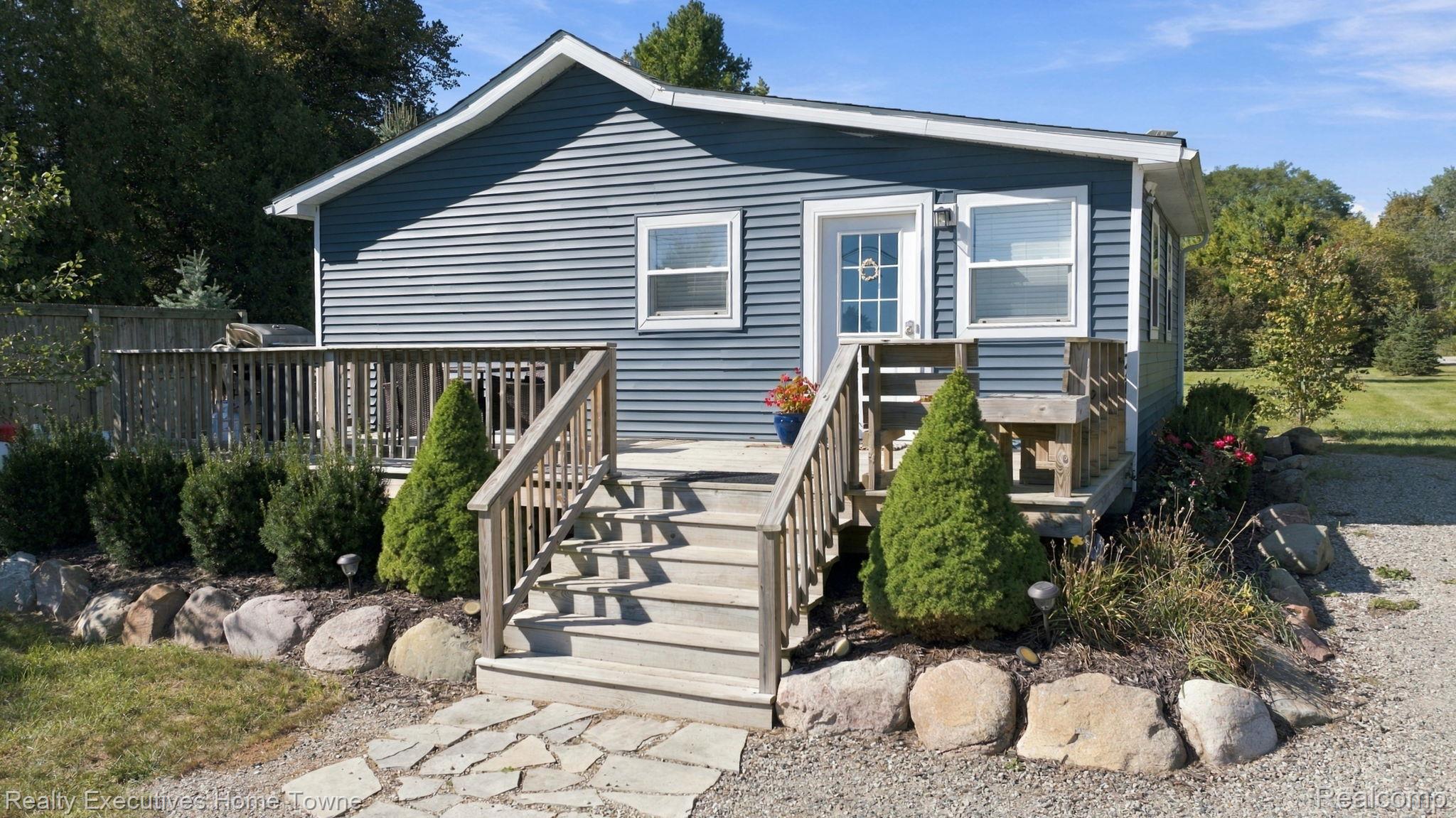 8849 Lakeshore Road