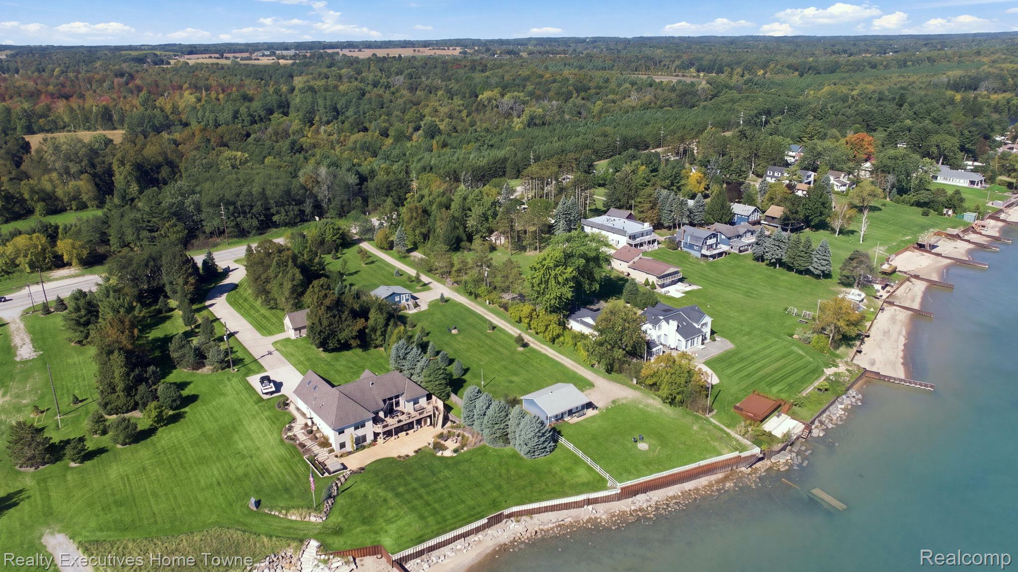 8849 Lakeshore Road