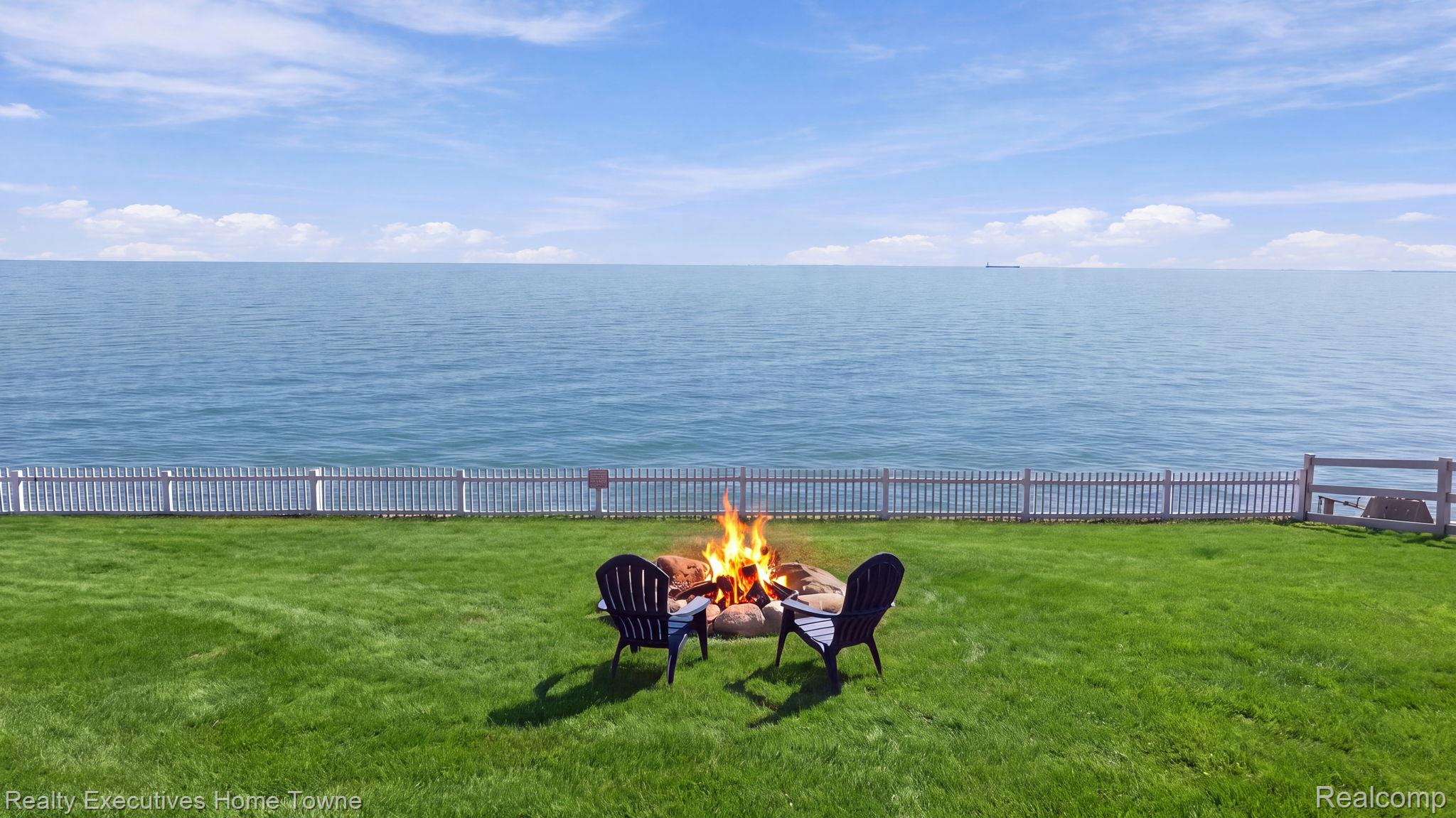 8849 Lakeshore Road
