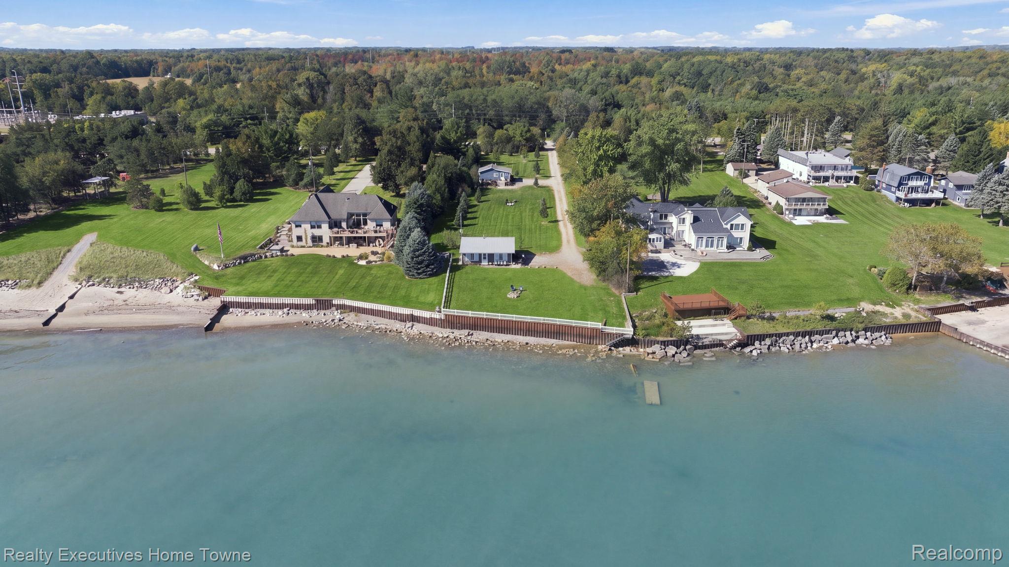 8849 Lakeshore Road
