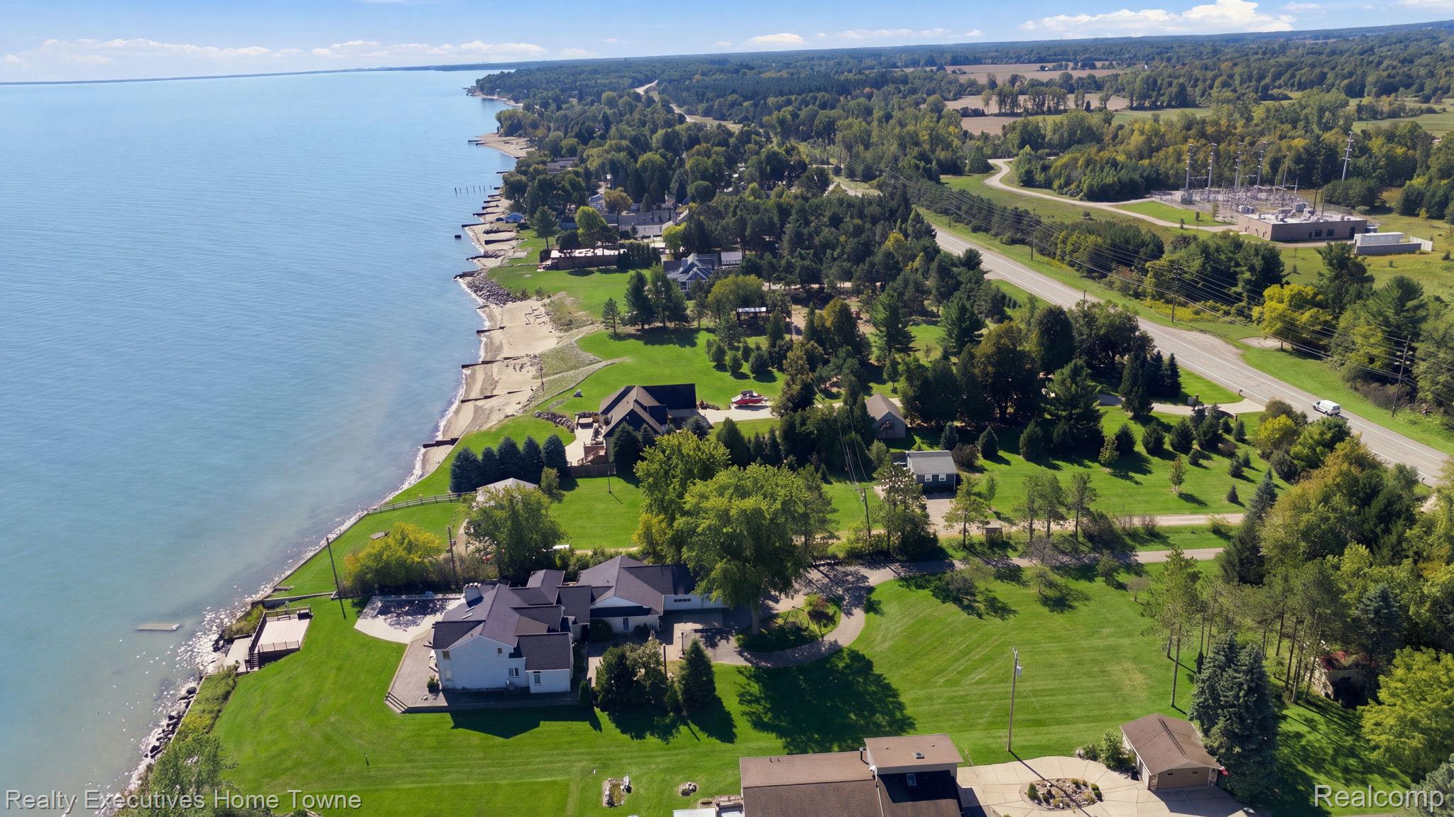 8849 Lakeshore Road