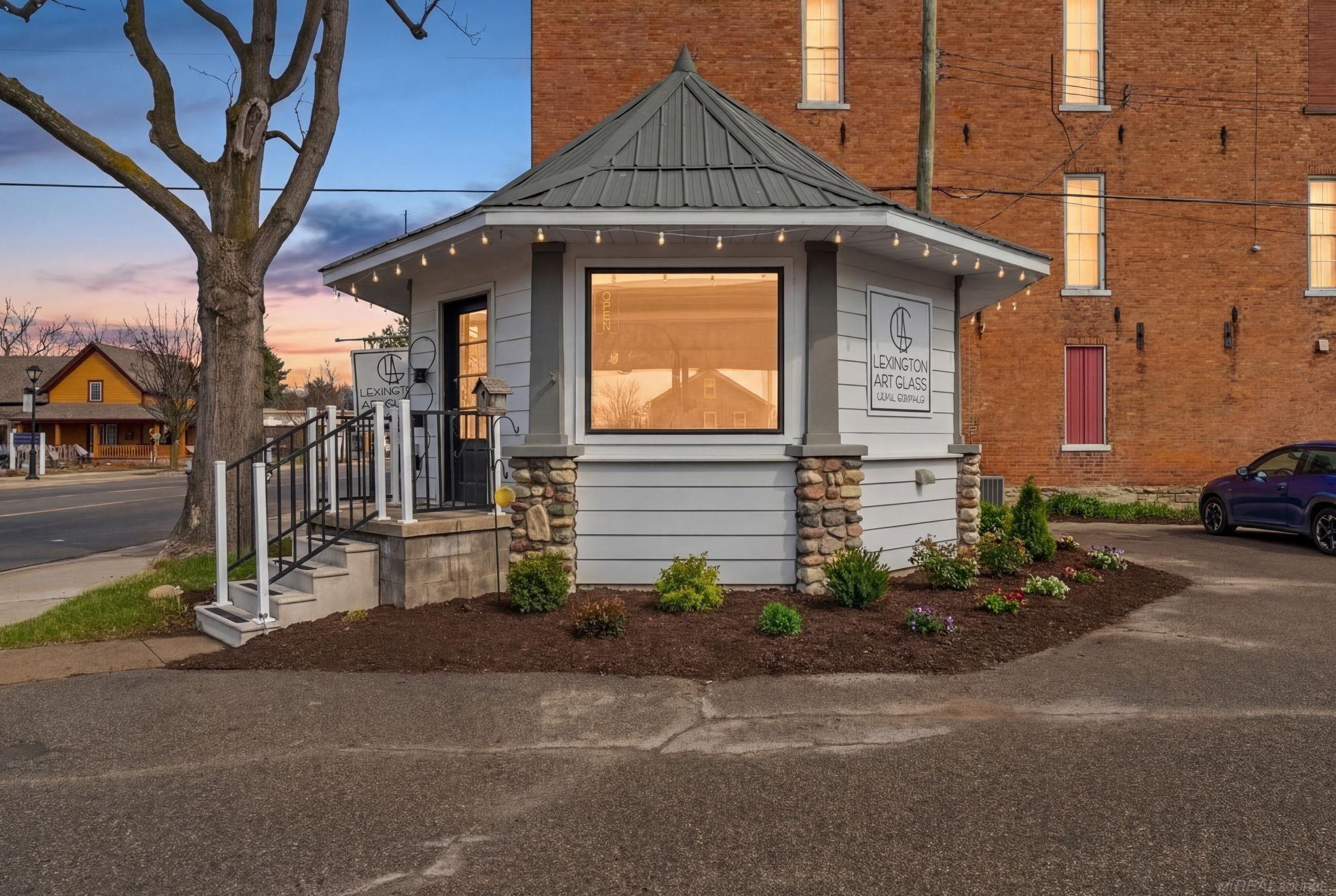 5481 Main ST