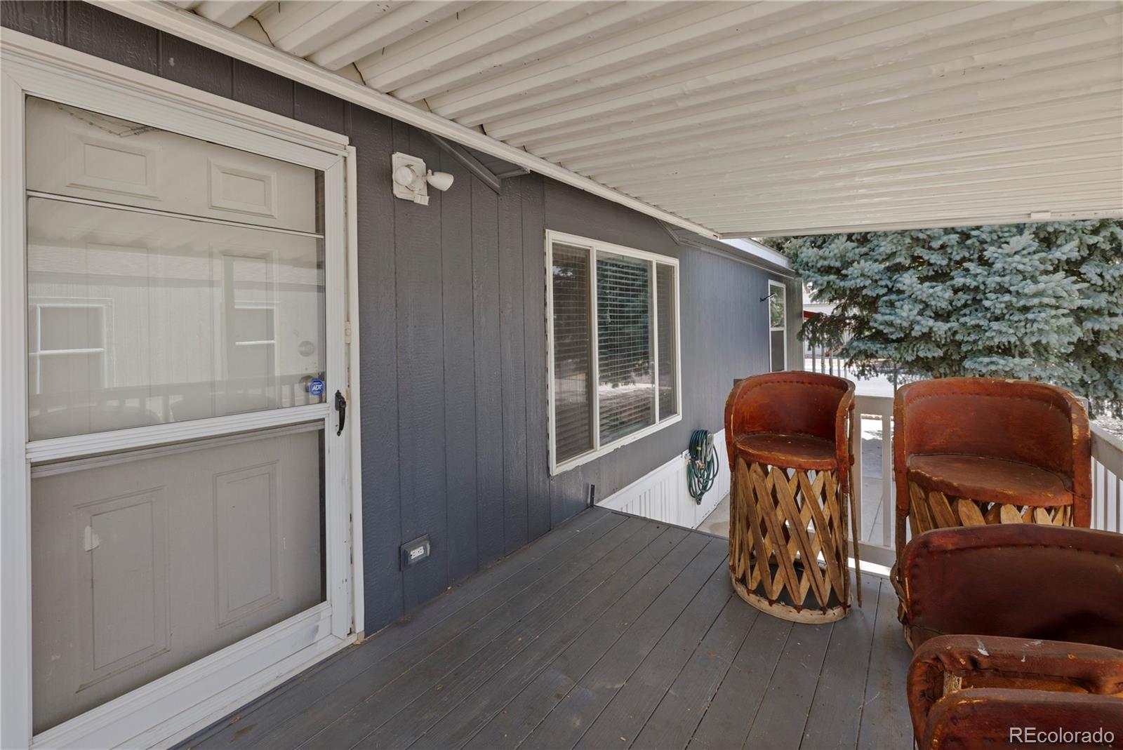 1095 Western Drive
