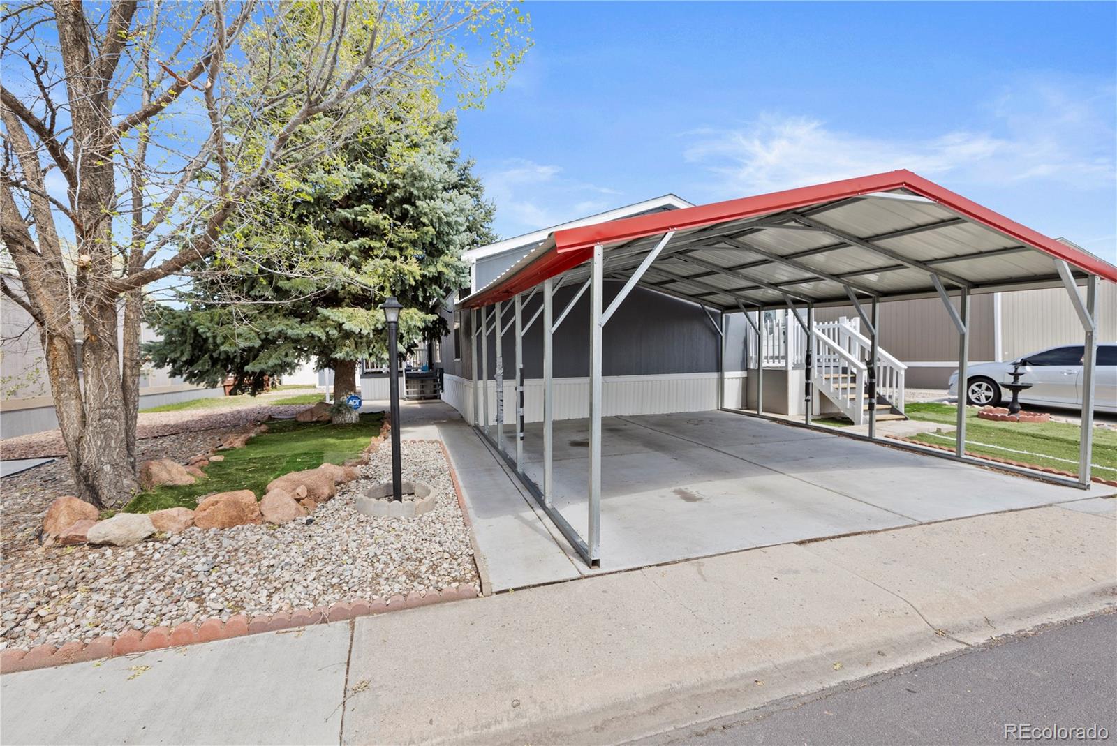 1095 Western Drive