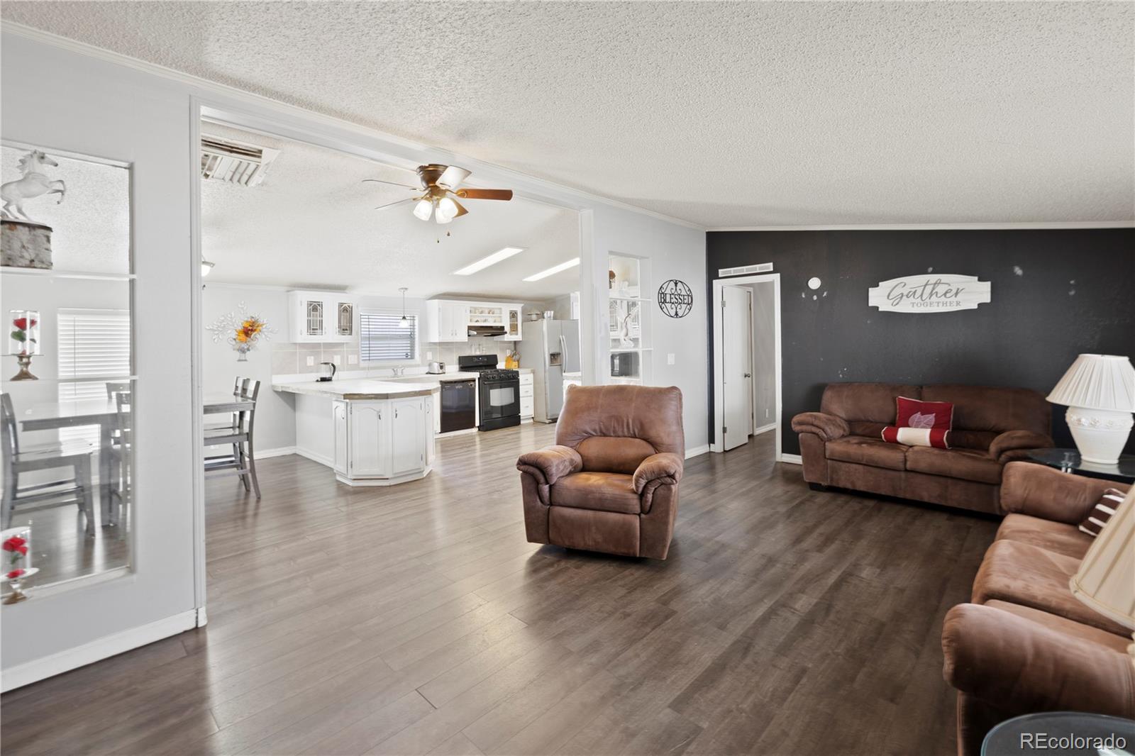 1095 Western Drive