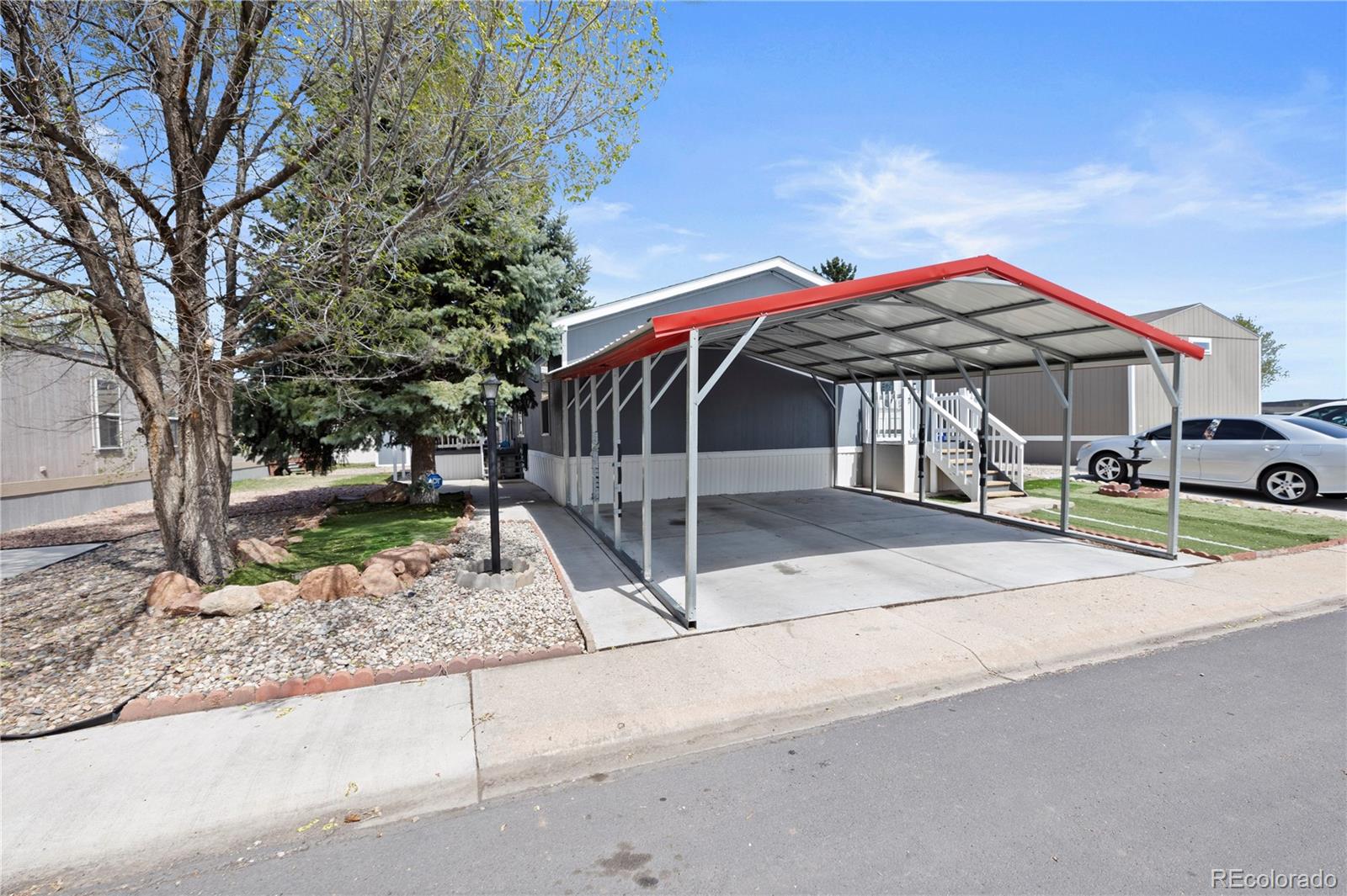 1095 Western Drive