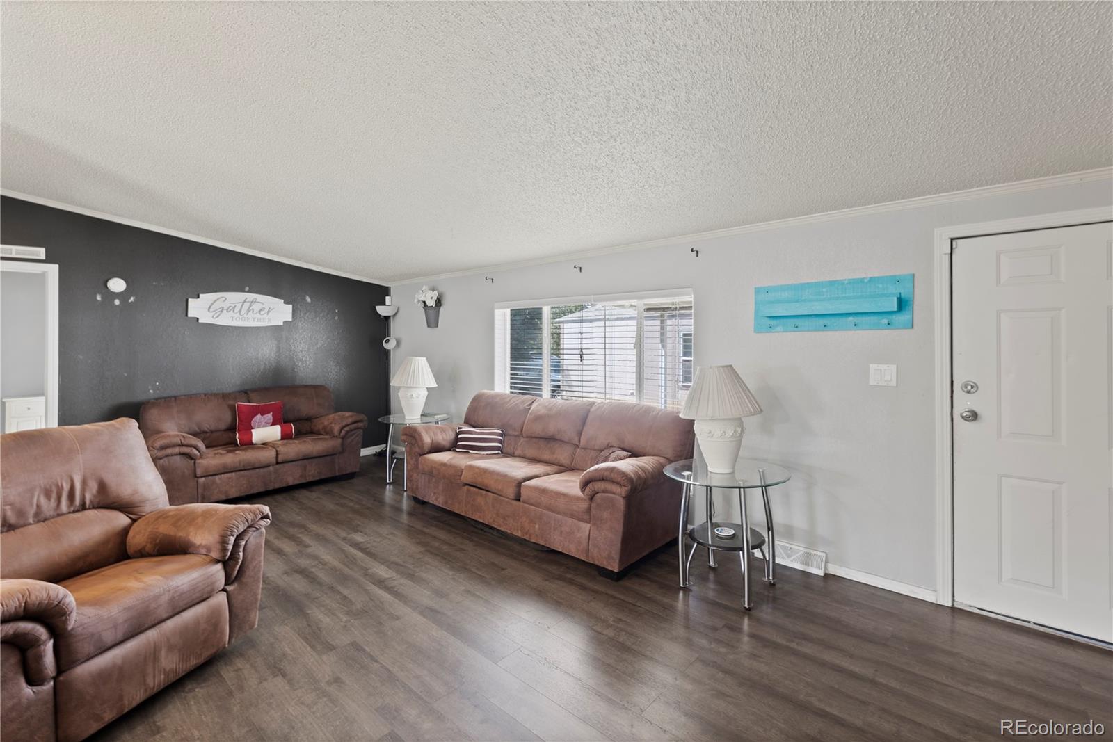 1095 Western Drive
