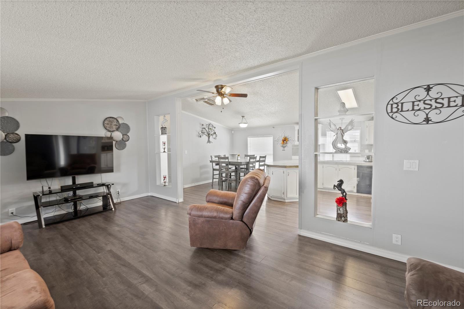 1095 Western Drive