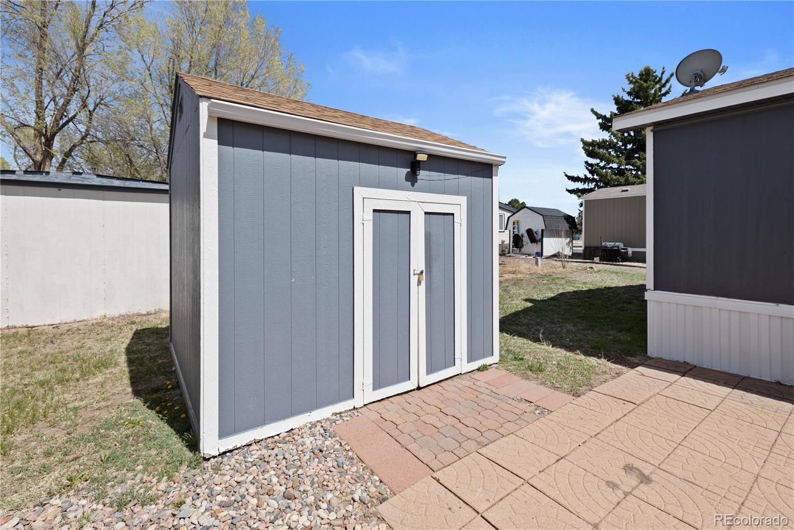 1095 Western Drive