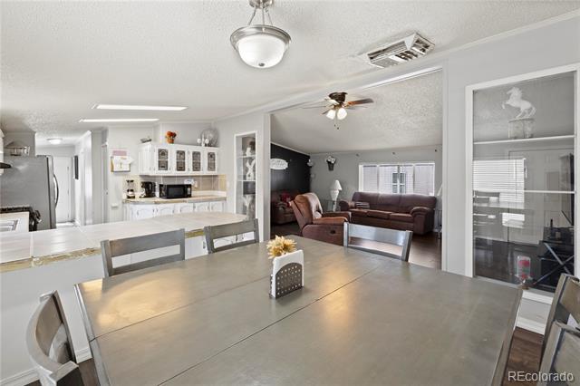 1095 Western Drive