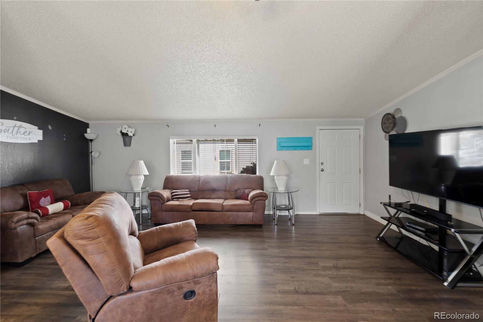 1095 Western Drive