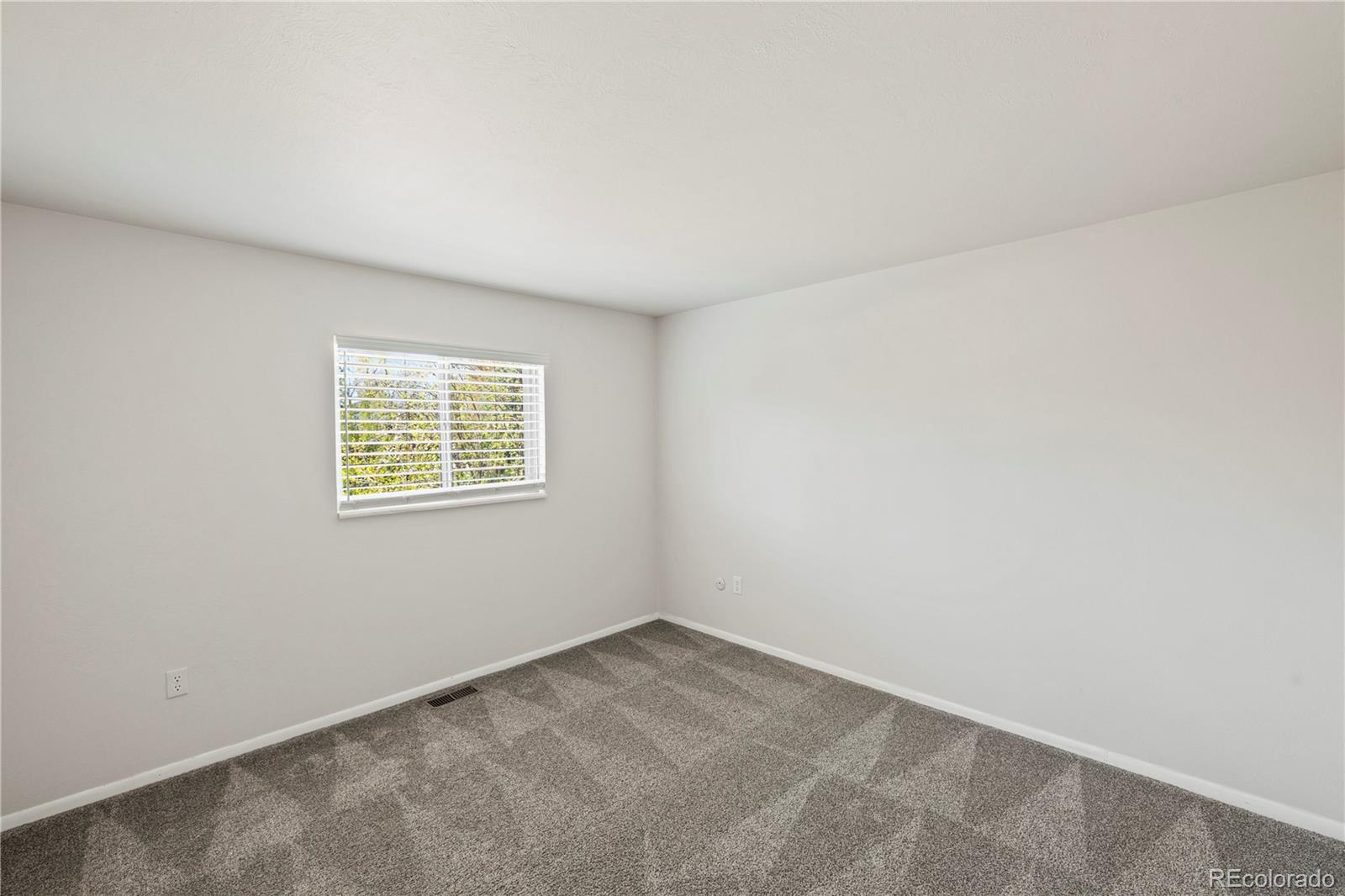 2850 Villa Loma Drive