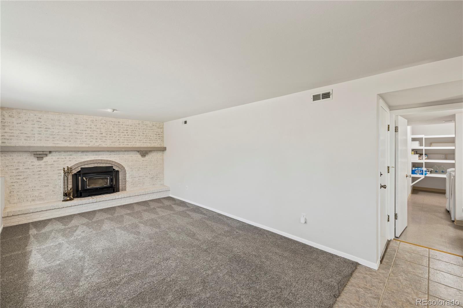 2850 Villa Loma Drive