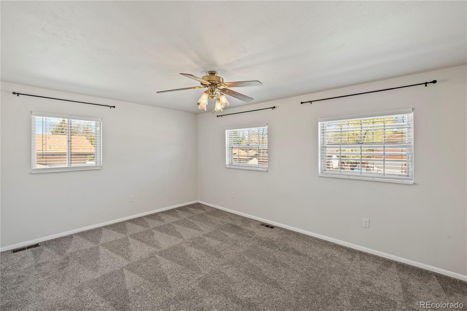 2850 Villa Loma Drive
