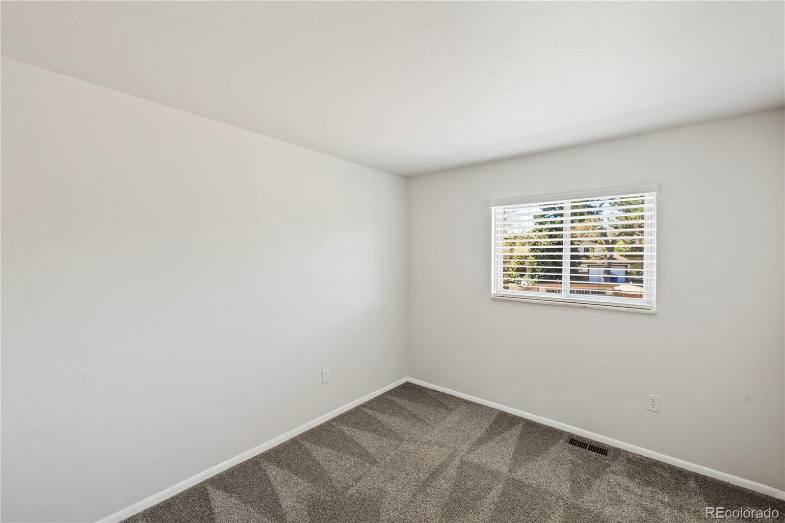 2850 Villa Loma Drive
