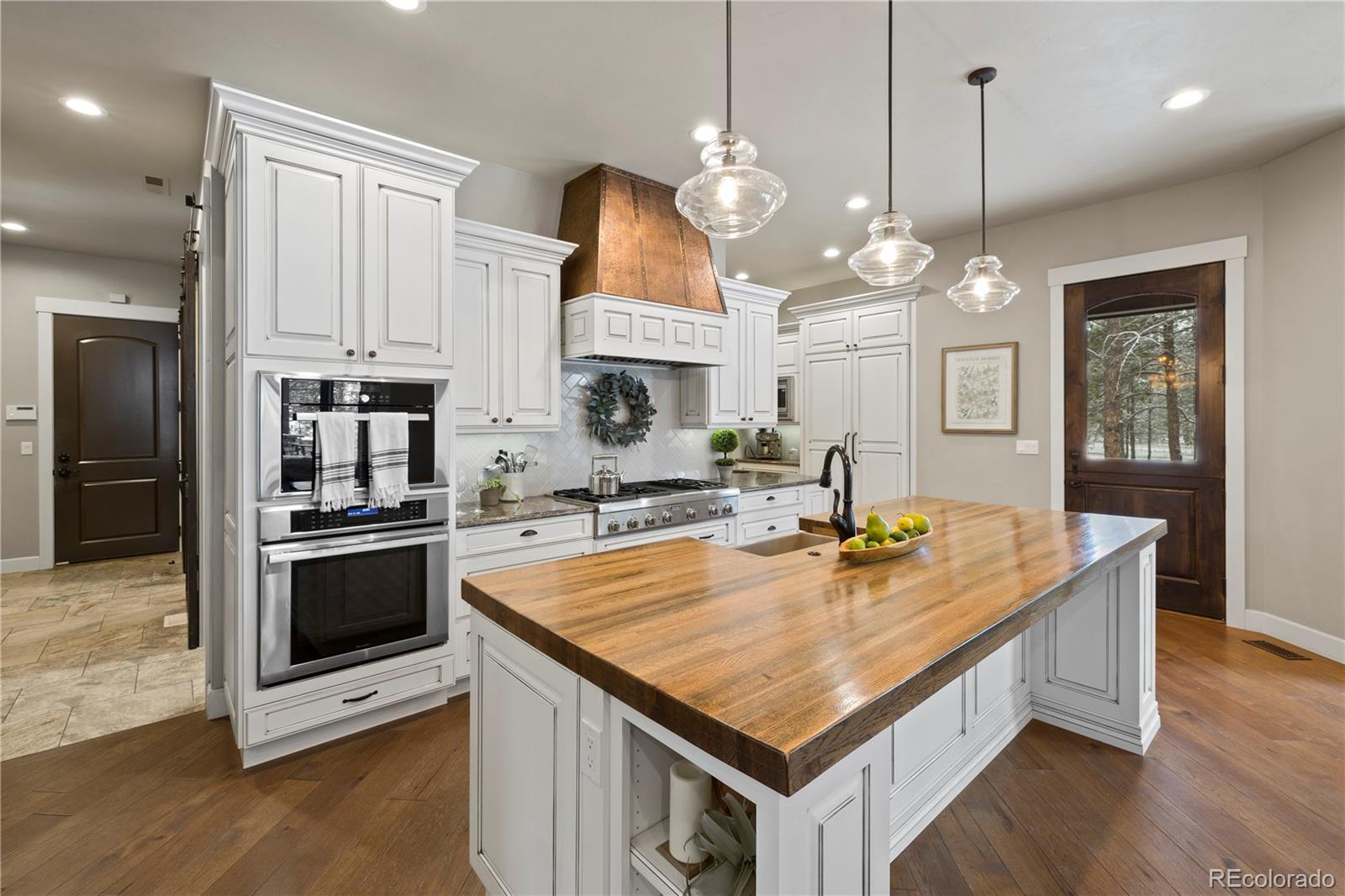 15304 Pole Pine Point