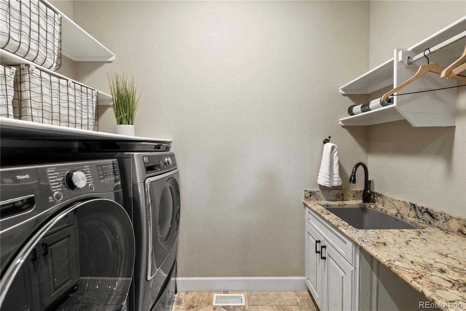 15304 Pole Pine Point