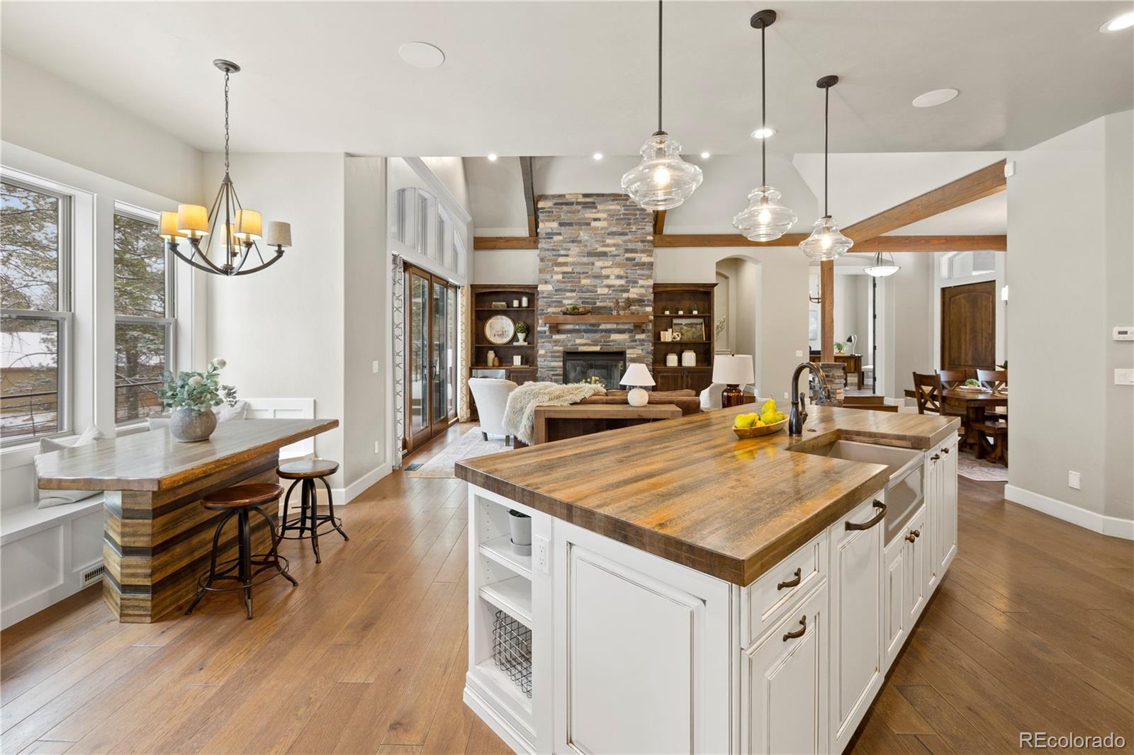 15304 Pole Pine Point