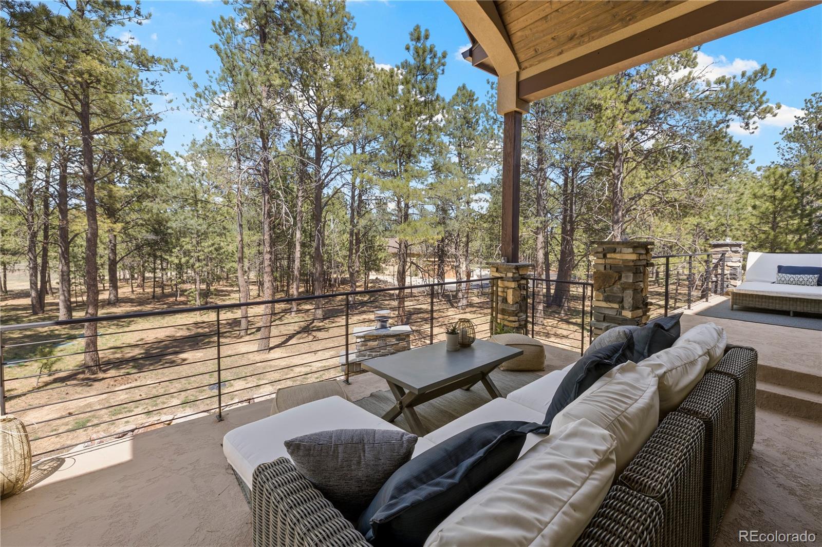 15304 Pole Pine Point