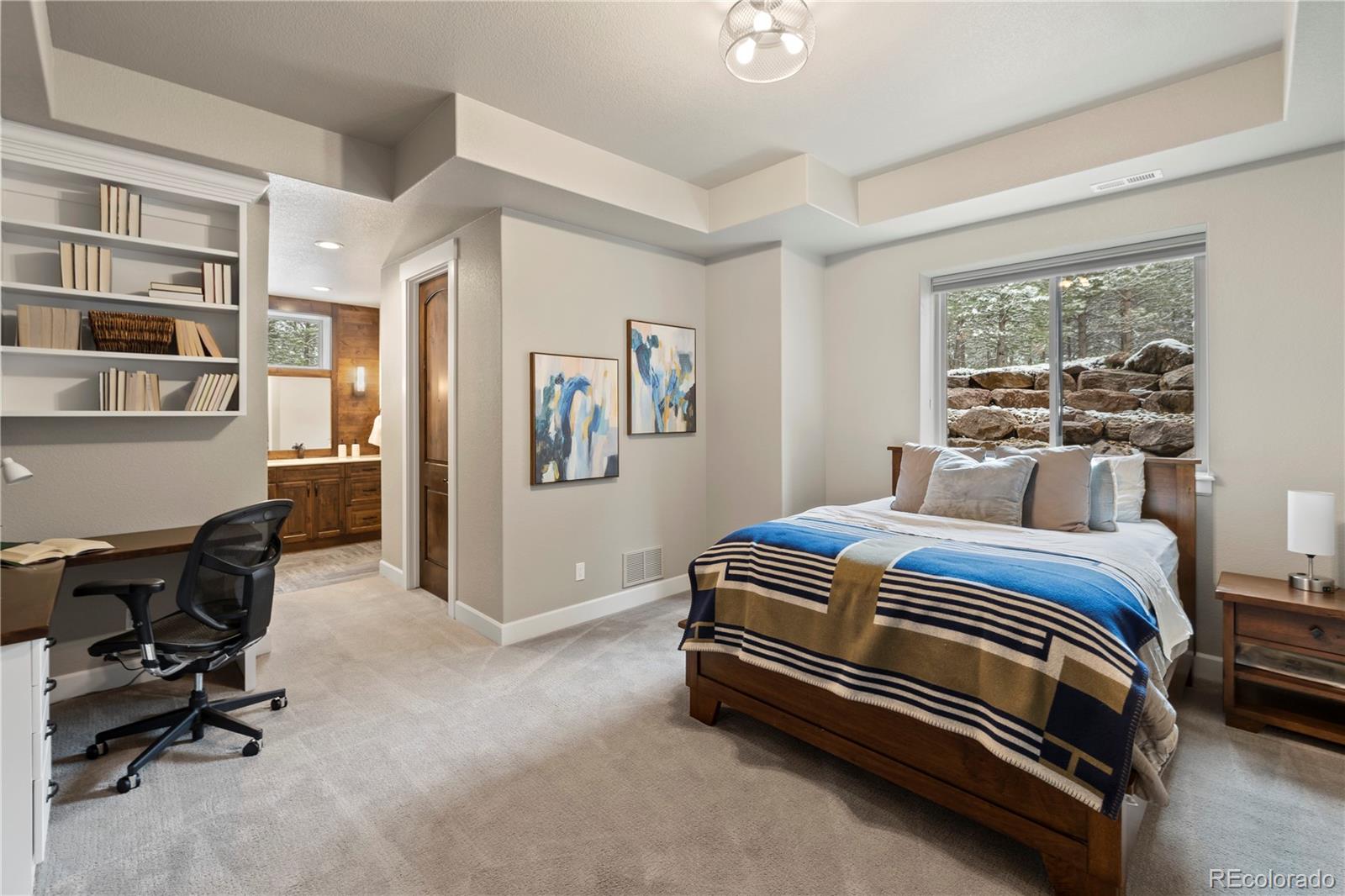 15304 Pole Pine Point