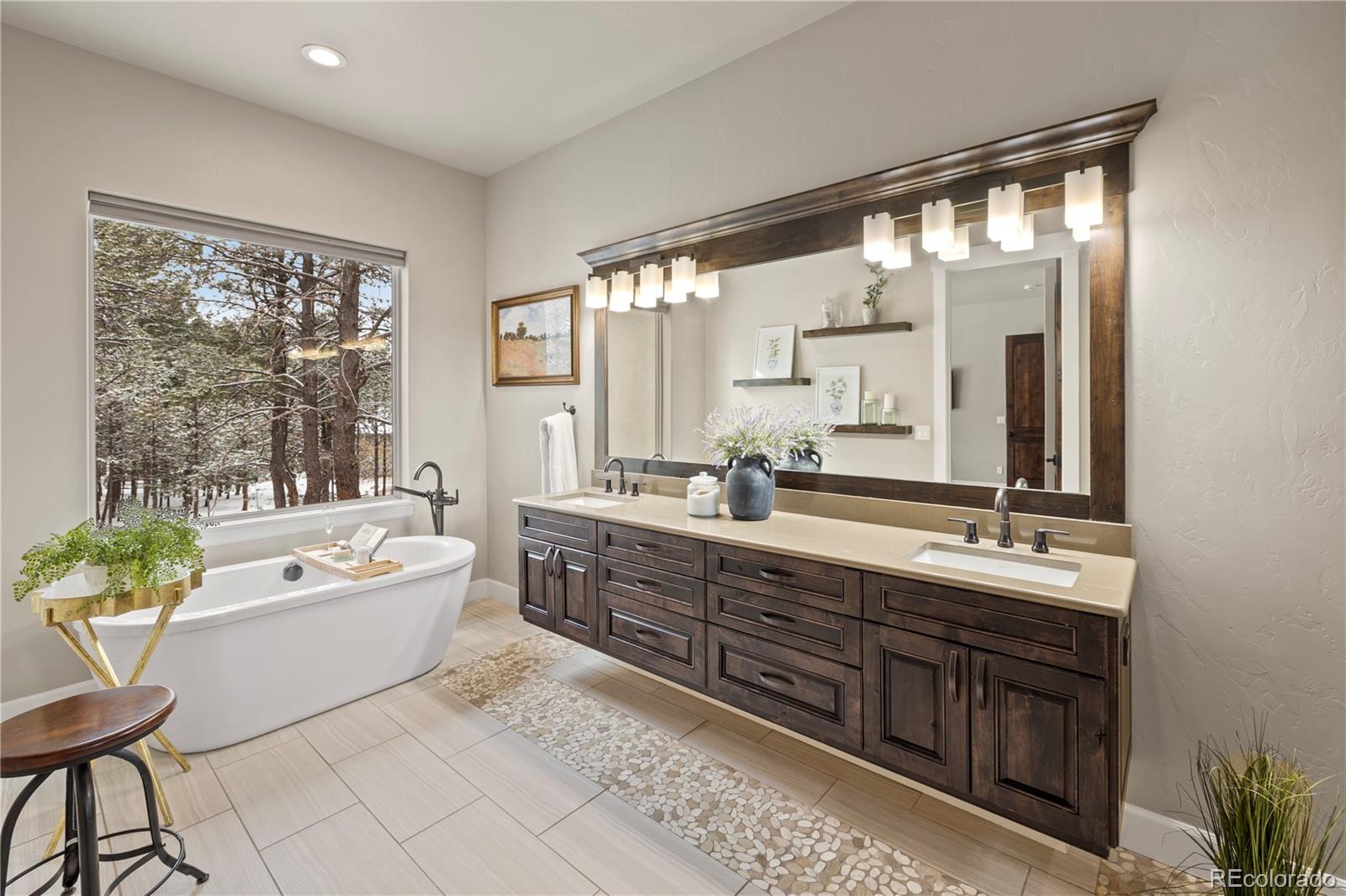 15304 Pole Pine Point