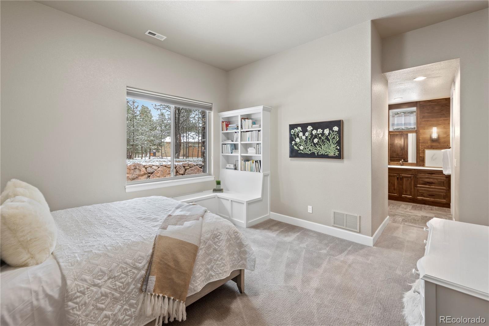 15304 Pole Pine Point