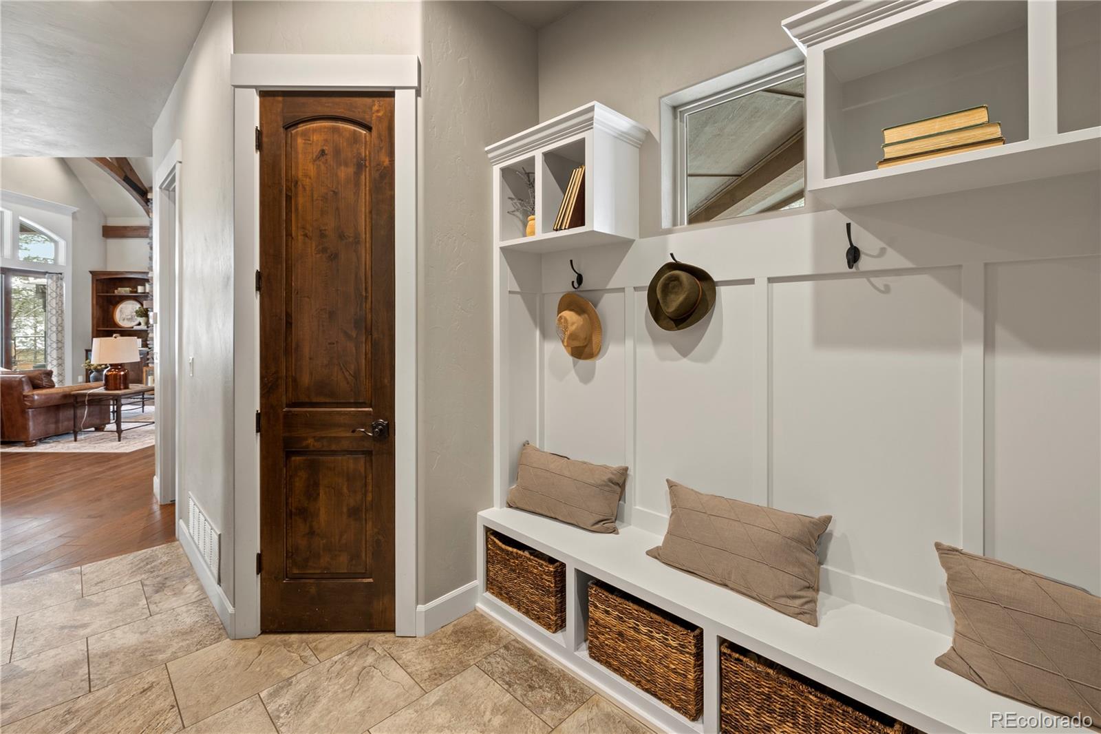 15304 Pole Pine Point