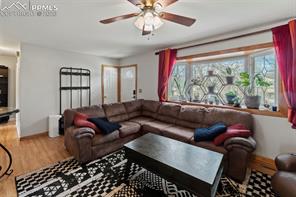 4872 Splendid Circle