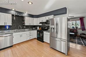 4872 Splendid Circle