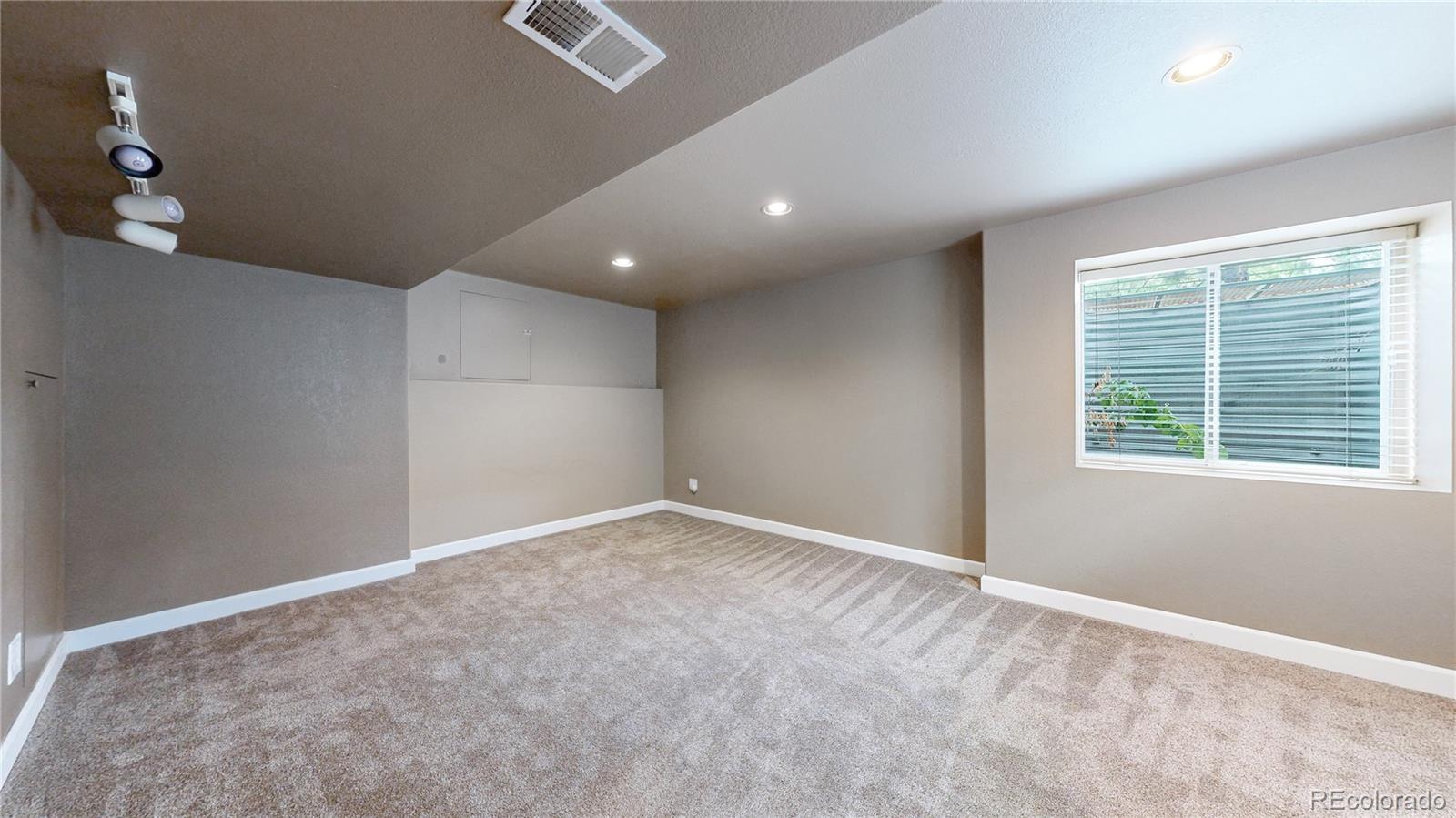 11301 Vernon Way