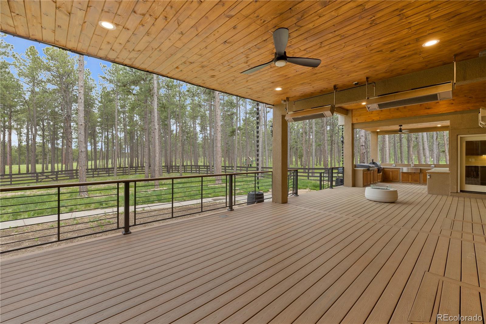 16104 Pole Pine Point