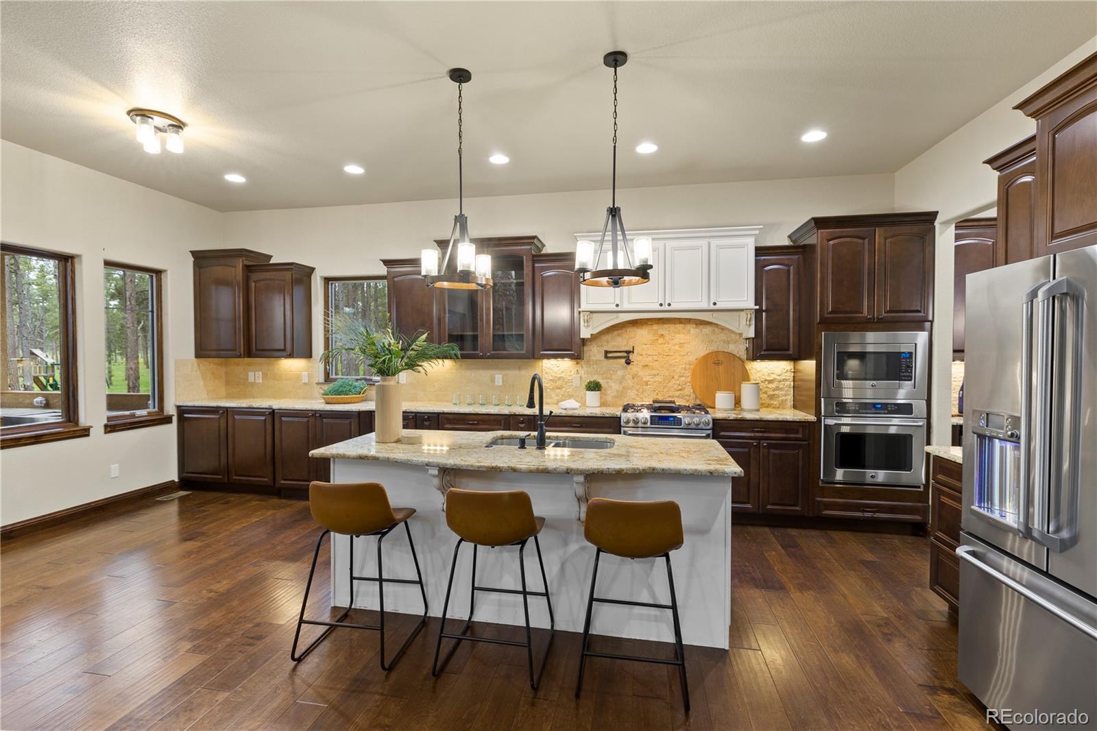 16104 Pole Pine Point